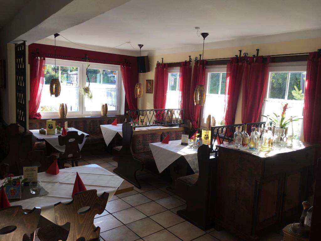 Zum Weissen Ross Hotel Nidda Eksteriør billede